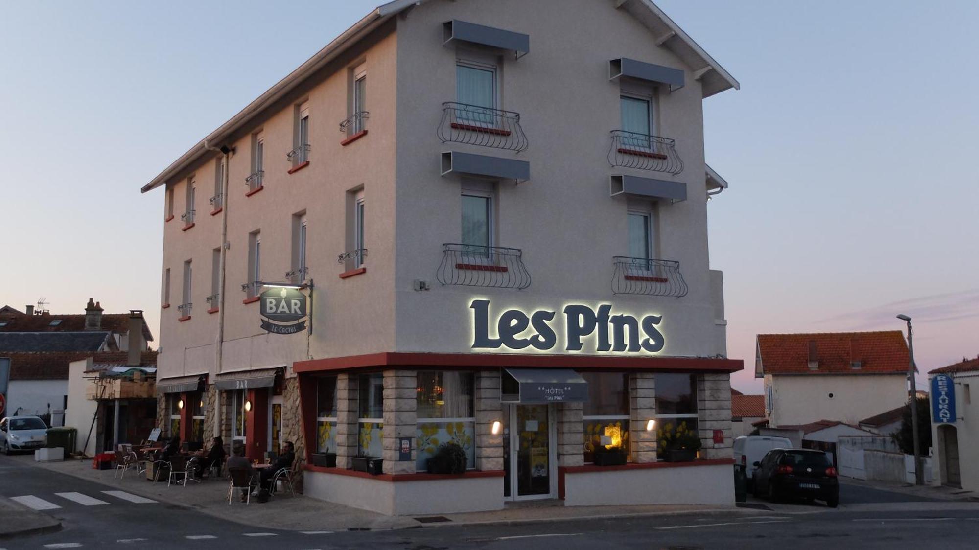 Hotel Les Pins Saint-Trojan-les-Bains Exterior foto