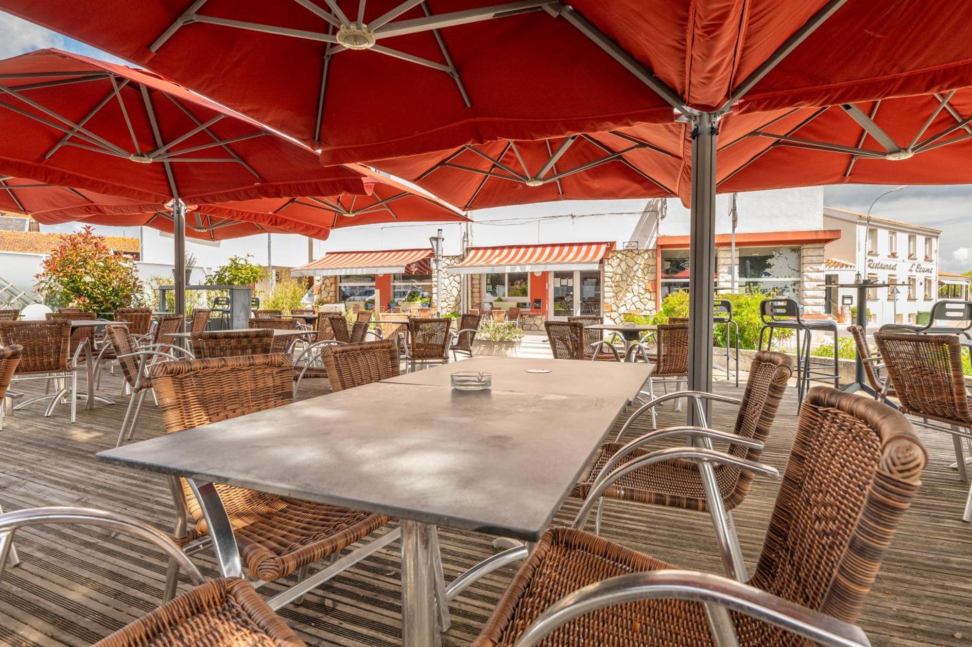 Hotel Les Pins Saint-Trojan-les-Bains Exterior foto